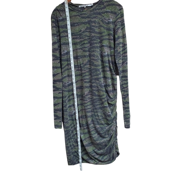 Pam & Gela Zip Camo Print Mini Dress Long Sleeve Green Ruched Distressed L - Picture 9 of 13